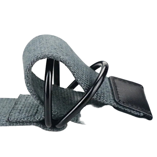 Gray belt with a black buckle on a white background, featuring the brand 'MaiKun'.