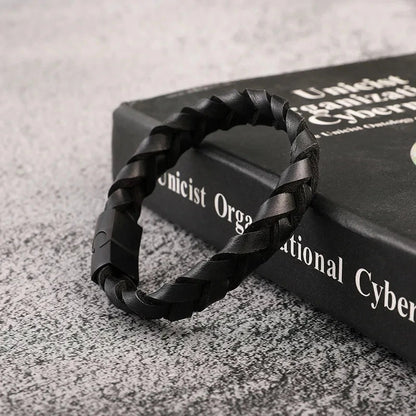 Race Line Brushed Black Leather & Steel Men’s Bracelet deideas