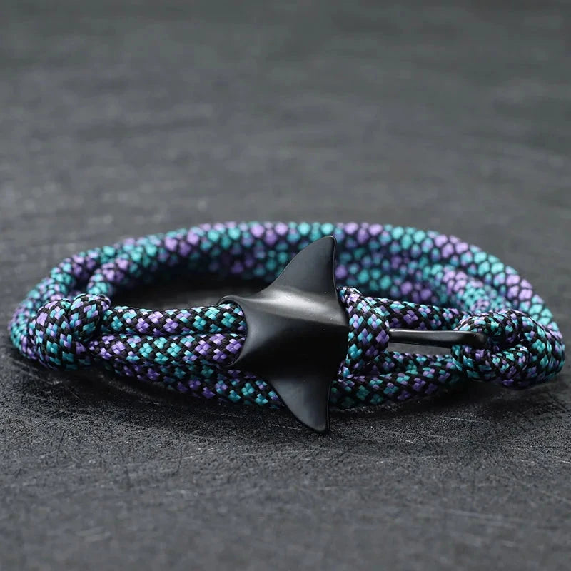 Saltwater Loop A bow that captures the essence of the sea and the free spirit of surfing deideas
