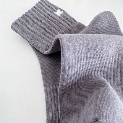 Calcetines de algodón bordados a media pantorrilla - UE 38-44, 4 colores, unisex