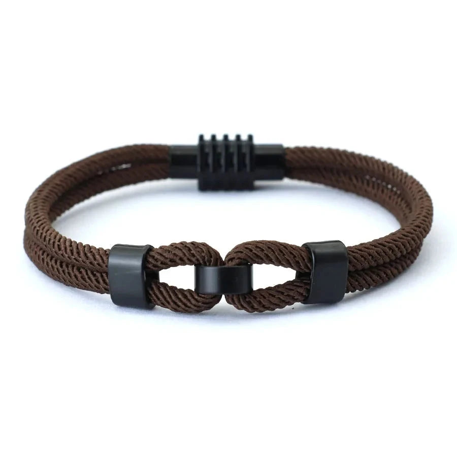 Titan Link Strong and resistant, like the unbreakable ties of the sea deideas