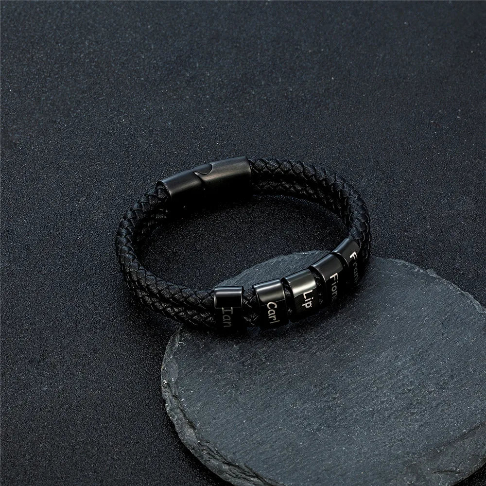 Pulsera de cuero trenzado personalizada con nombre de familia para hombre con dije de acero inoxidable