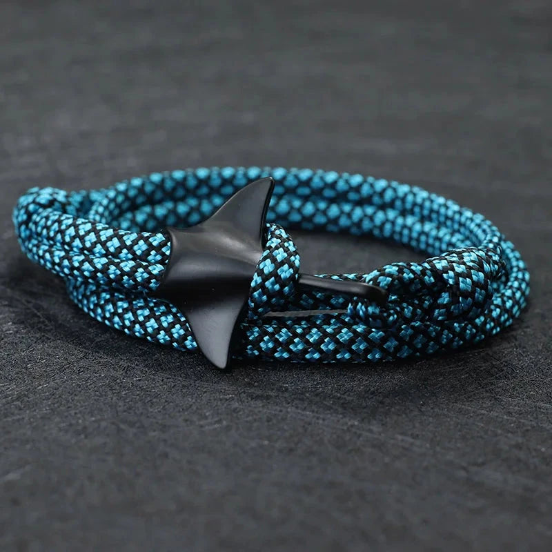 Saltwater Loop A bow that captures the essence of the sea and the free spirit of surfing deideas