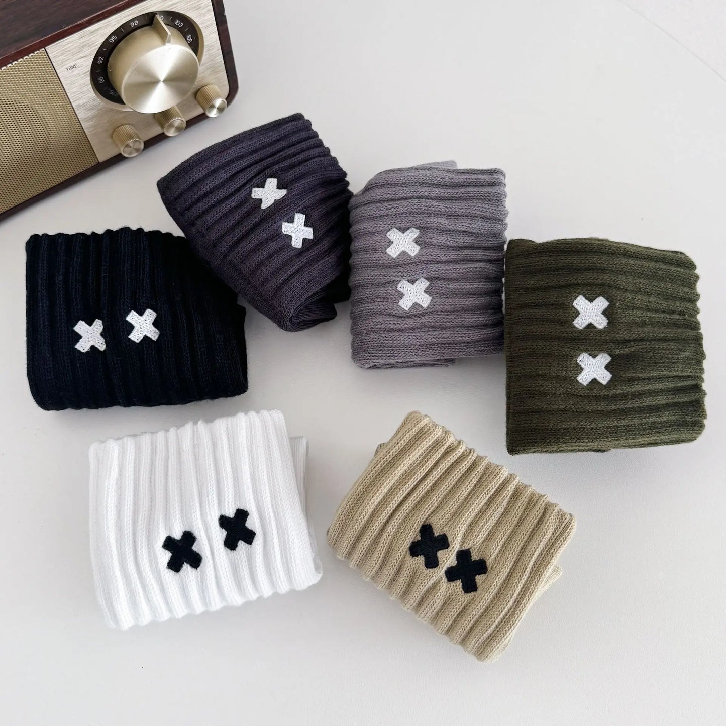Calcetines de algodón bordados a media pantorrilla - UE 38-44, 4 colores, unisex