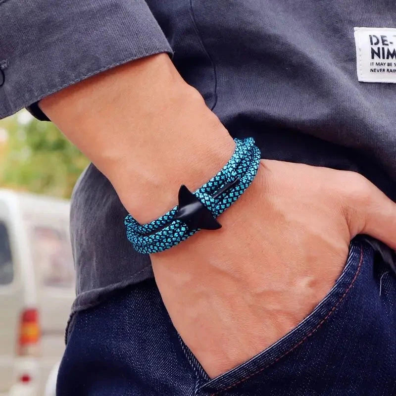 Saltwater Loop A bow that captures the essence of the sea and the free spirit of surfing deideas